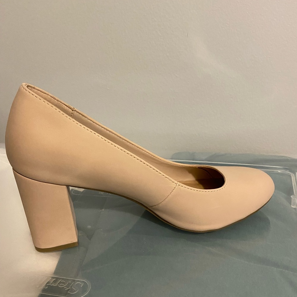 Size 10 nude suede heels - Picture 9 of 10